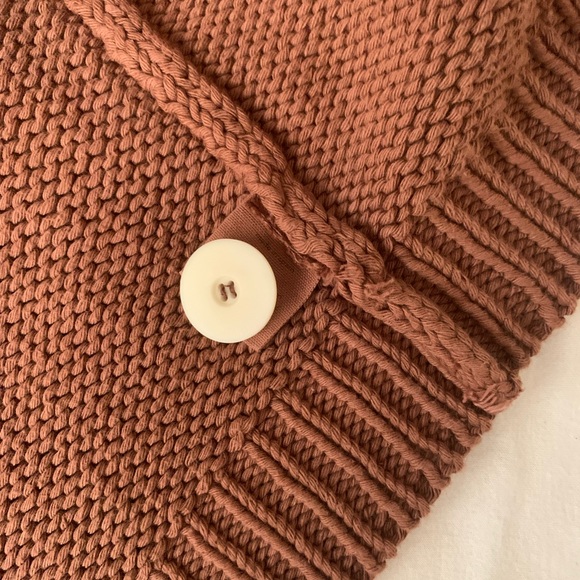 Babaa Cardigan No.22 in Tonka Bean - Picture 4 of 6